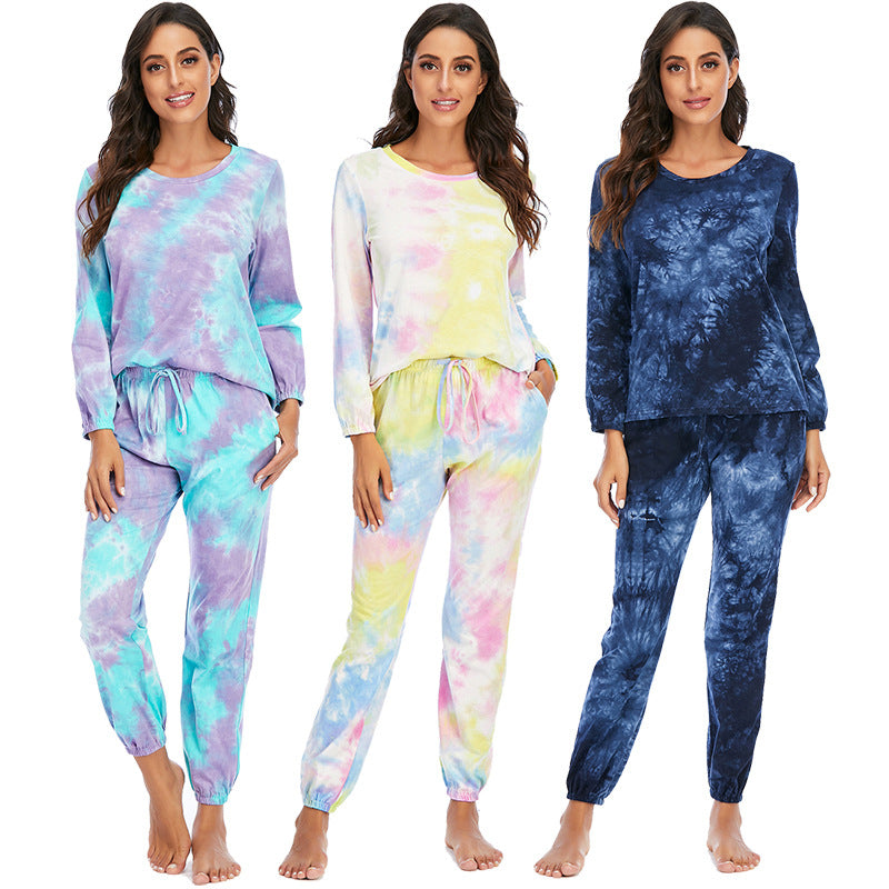 Dame hyggeligt loungewear-sæt med moderne tie-dye-design Stilla