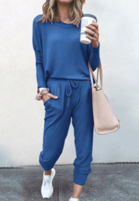 Dame fritidsdragt med afslappet skæring og praktisk hætte Stilla