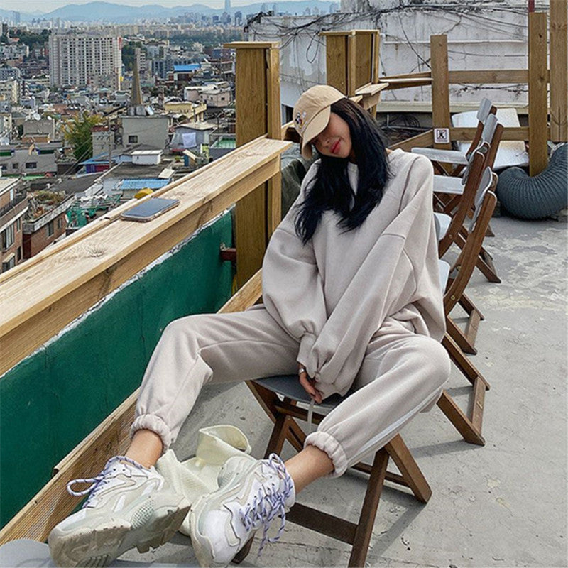 Damer komfortabel fritids sæt med oversized sweater og joggebukser Stilla