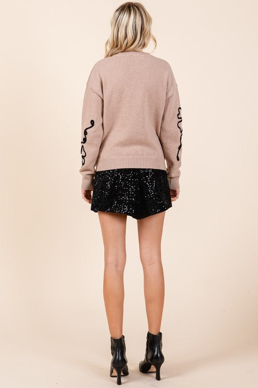 Stilla | Striktrøje med Floral Broderi