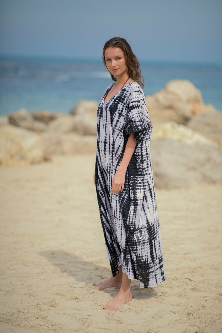 Dame Kaftan med moderne Tie-Dye-mønster og bred pasform Stilla