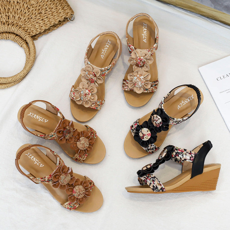 Dame Wedge-sandaler med blomsteragtig accent og elastisk remdesign Stilla