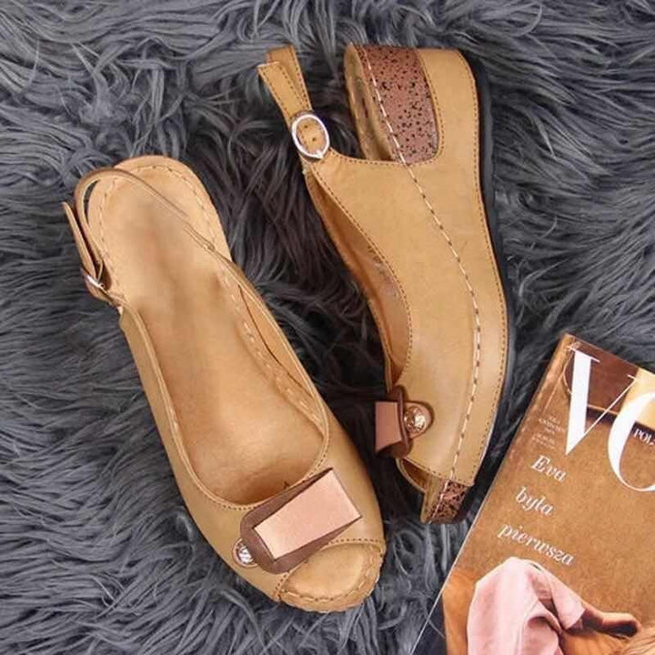 Dame Wedge-sandaler med justerbar rem og skridsikker sål Stilla