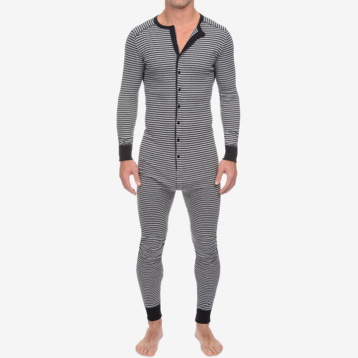 Herrer pyjamas med moderne stribemønster og praktisk knaplukning Stilla