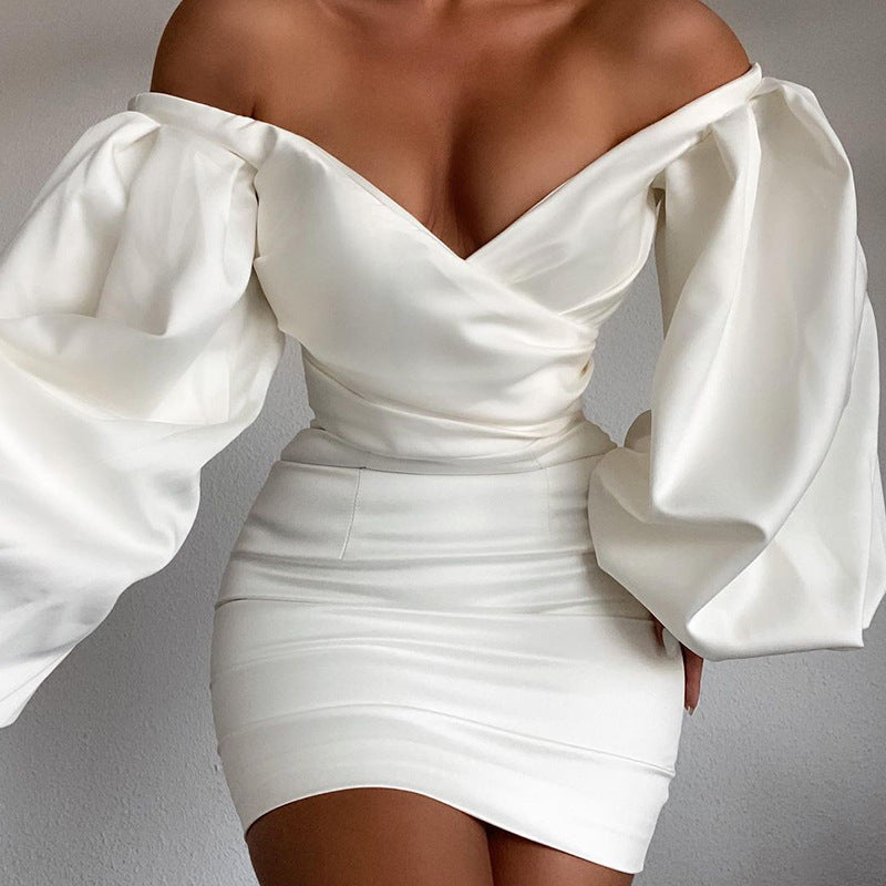 Dame Off-Shoulder Minikjole med puffærmet design og figursyet silhuet Stilla