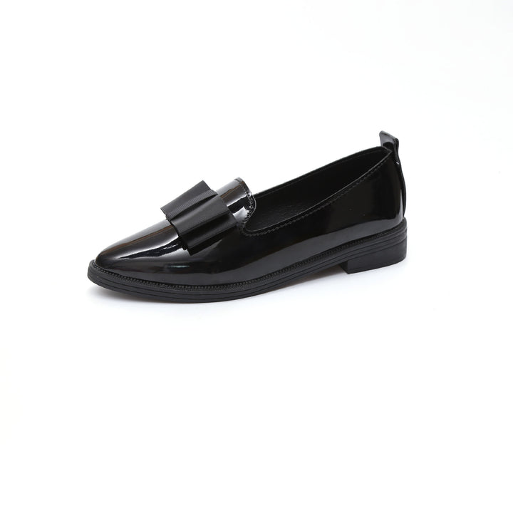 Dame elegante slippers med dekorativt bånd-detalje og glinsende overdel Stilla