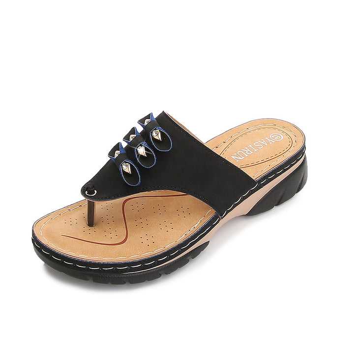 Dame flip-flops med modiske dekorelementer Stilla