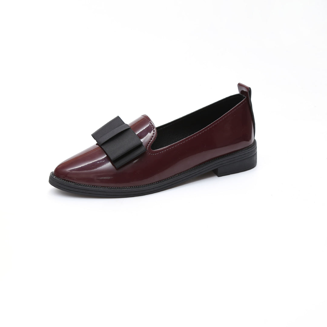 Dame elegante slippers med dekorativt bånd-detalje og glinsende overdel Stilla