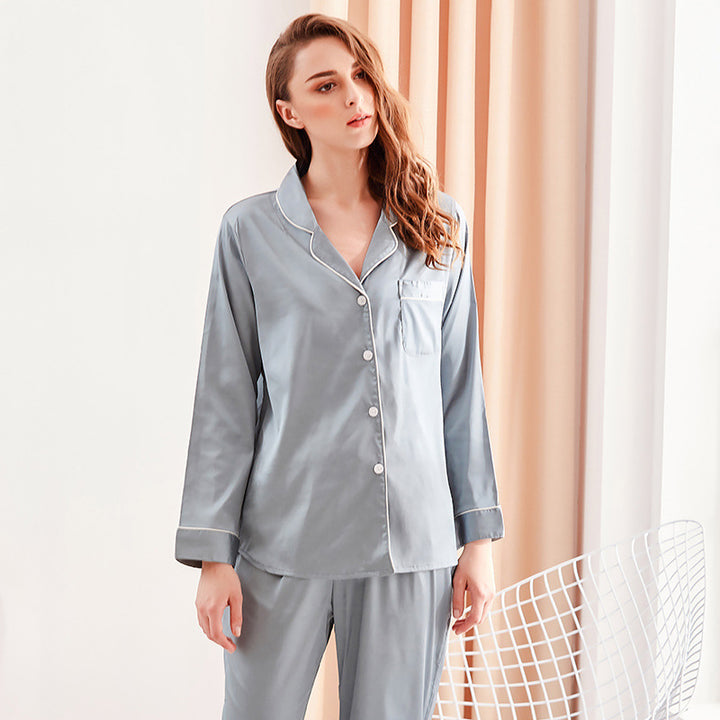 Dame luksuriøst satin-pyjama-sæt med komfortabel pasform og elegante detaljer Stilla