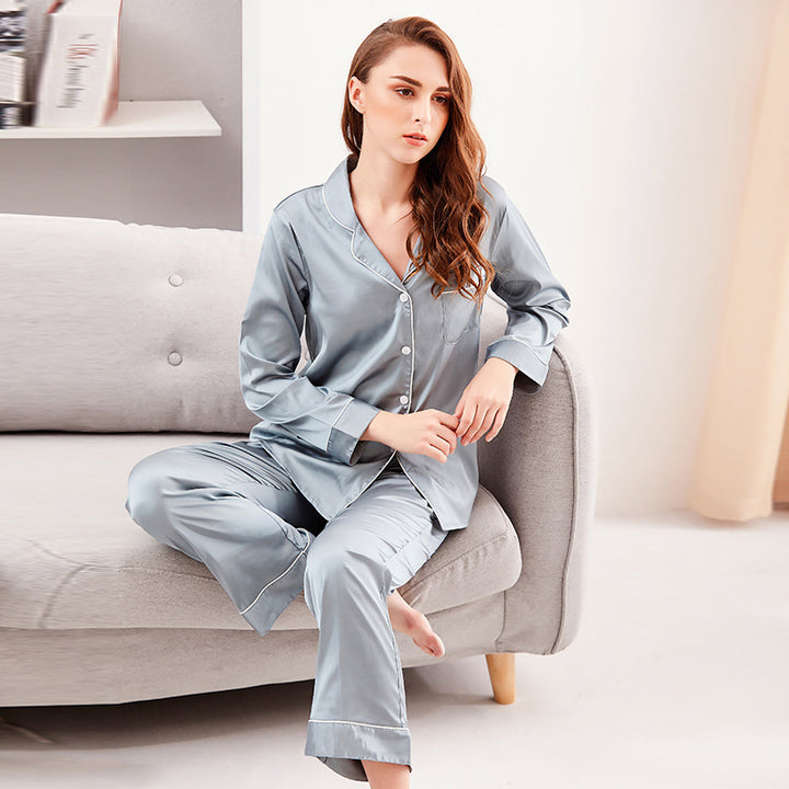 Dame luksuriøst satin-pyjama-sæt med komfortabel pasform og elegante detaljer Stilla