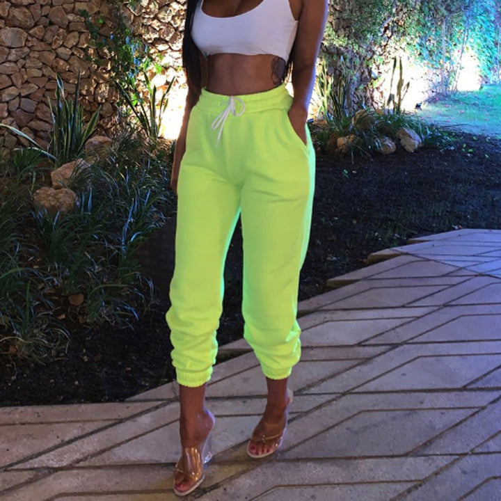 Femme Lettere Neon Jogger med elastiske manchetter og snøring Stilla