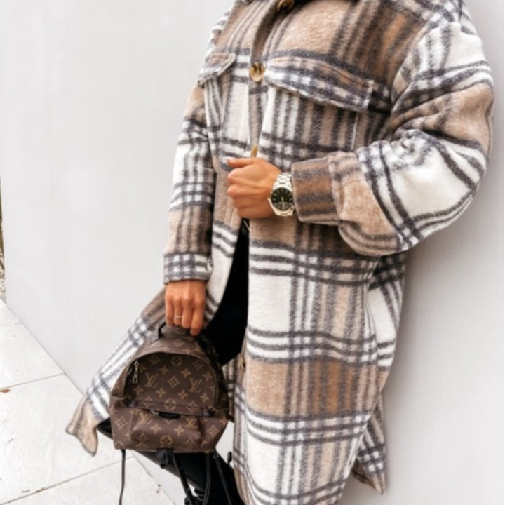 Dame oversize ternet jakke i blødt flannel med knapliste Stilla