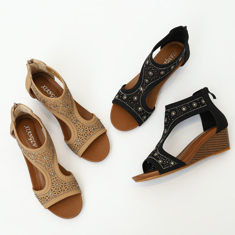 Dame Wedge-sandaler med kunstnerisk snit og elegant perleapplikation Stilla