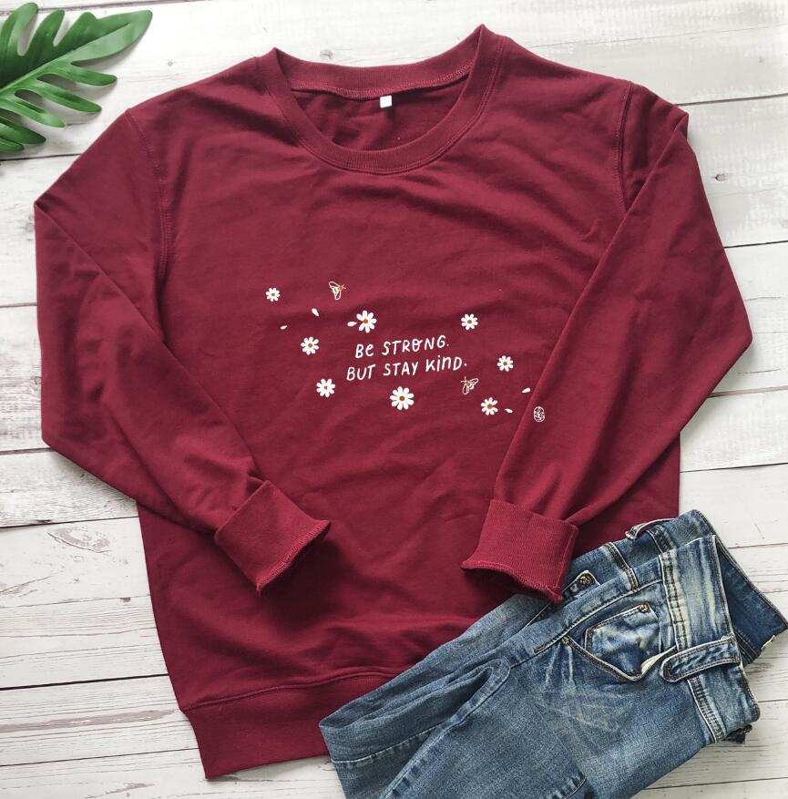 Kvinders sweatshirt med inspirerende budskab og blomstermotiv Stilla