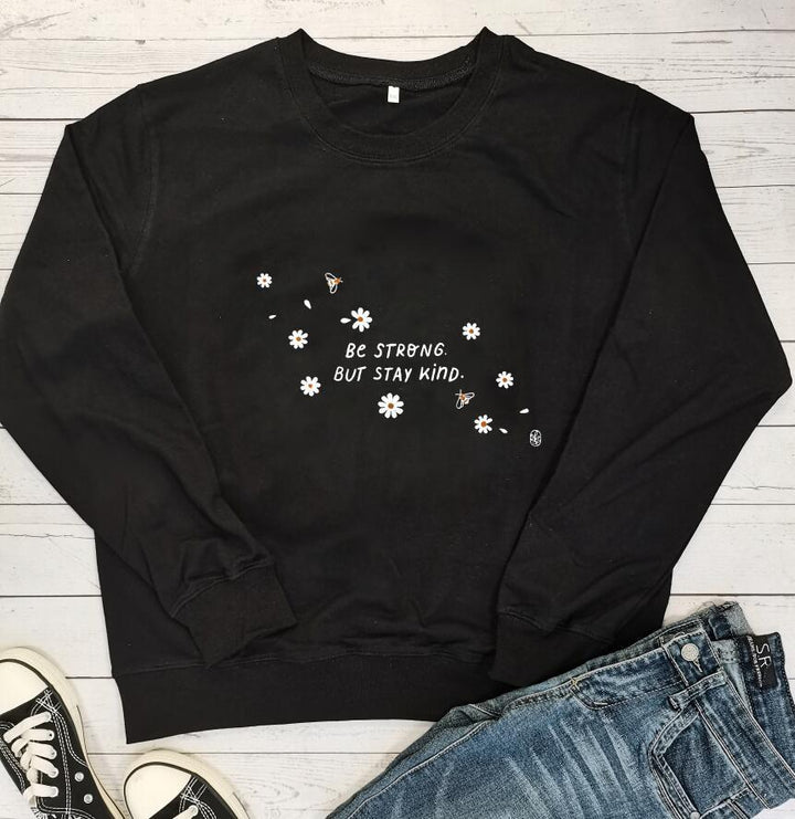 Kvinders sweatshirt med inspirerende budskab og blomstermotiv Stilla