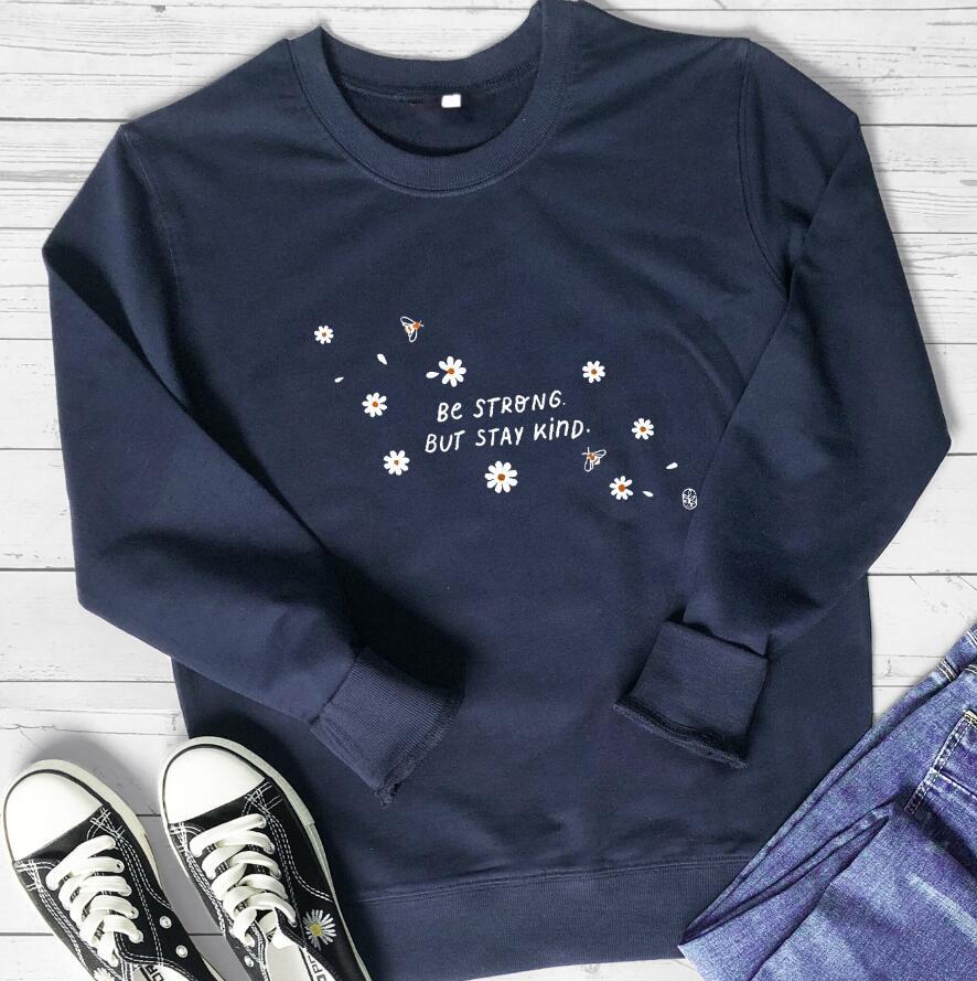 Kvinders sweatshirt med inspirerende budskab og blomstermotiv Stilla