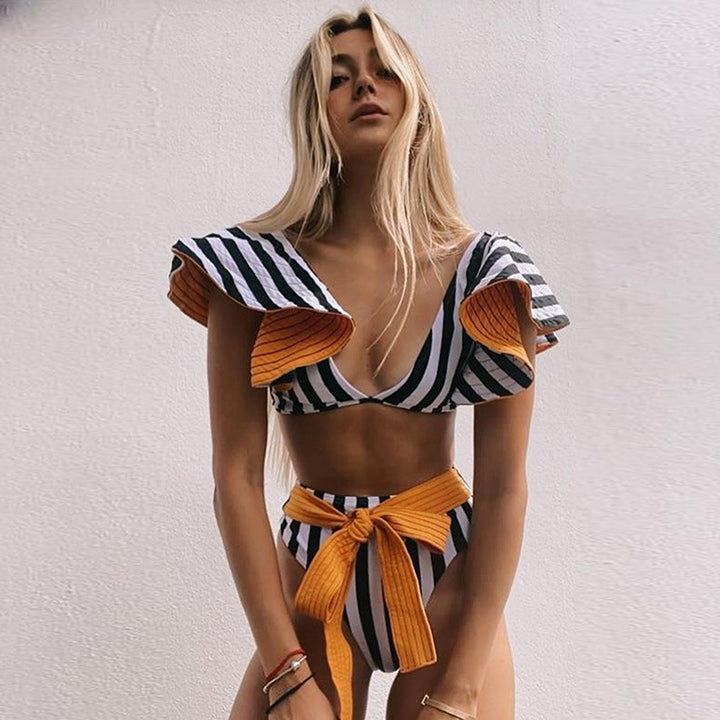Dame bikini med elegante flæsedetaljer og høj talje Stilla