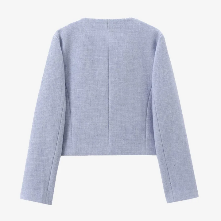 Stilla | Elegant Flyverbluse med Dobbelt Frontlommer og Knaplukning