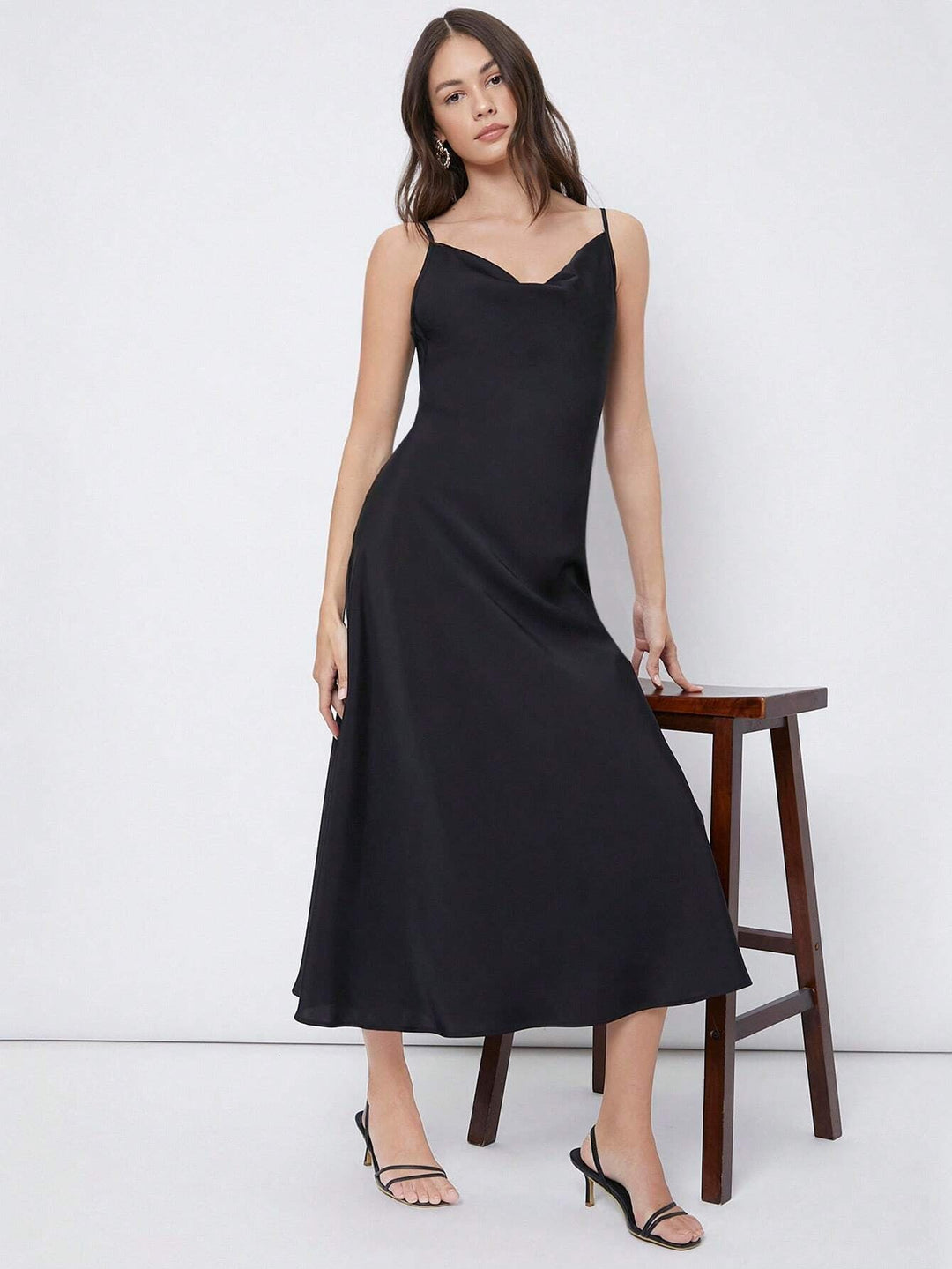 Stilla | Afslappet Satin Maxi Kjole