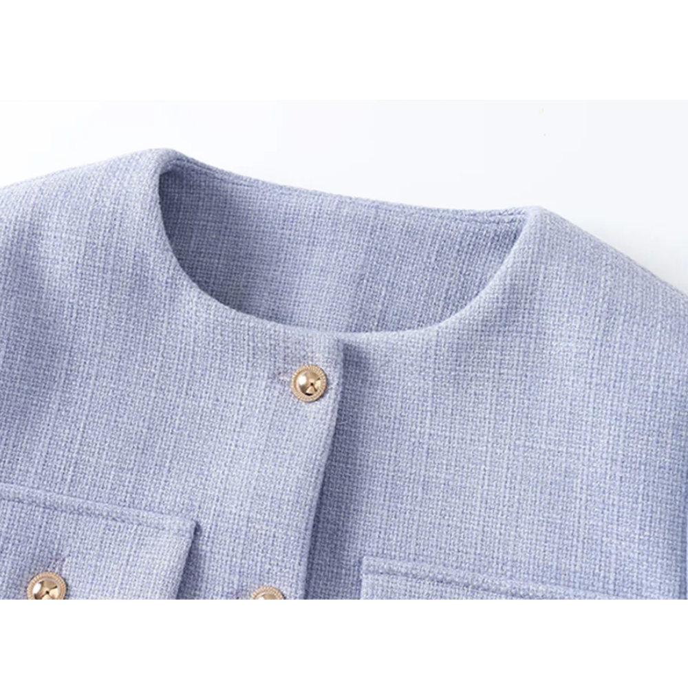 Stilla | Elegant Flyverbluse med Dobbelt Frontlommer og Knaplukning