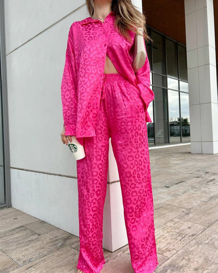 Stilla | Sæt Nattkjole Og Bukser I Trykt Satin Leopard