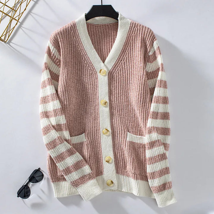 Stilla | Dame sweater Oversize Stribet Med Knapdetaljer