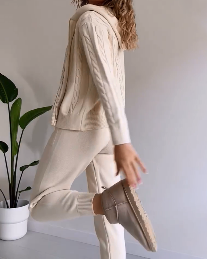 Stilla | Casual Jacquard Cardigan Sæt med Twist Design