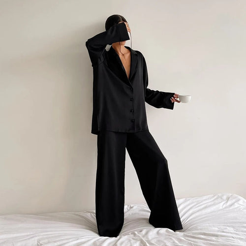 Stilla | Størrelse Seidenpyjamasæt Med Elegante Detaljer