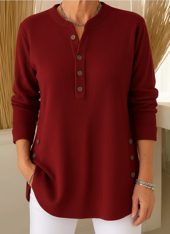 Stilla | Behagelig Sweater med Smart Knapdetalje