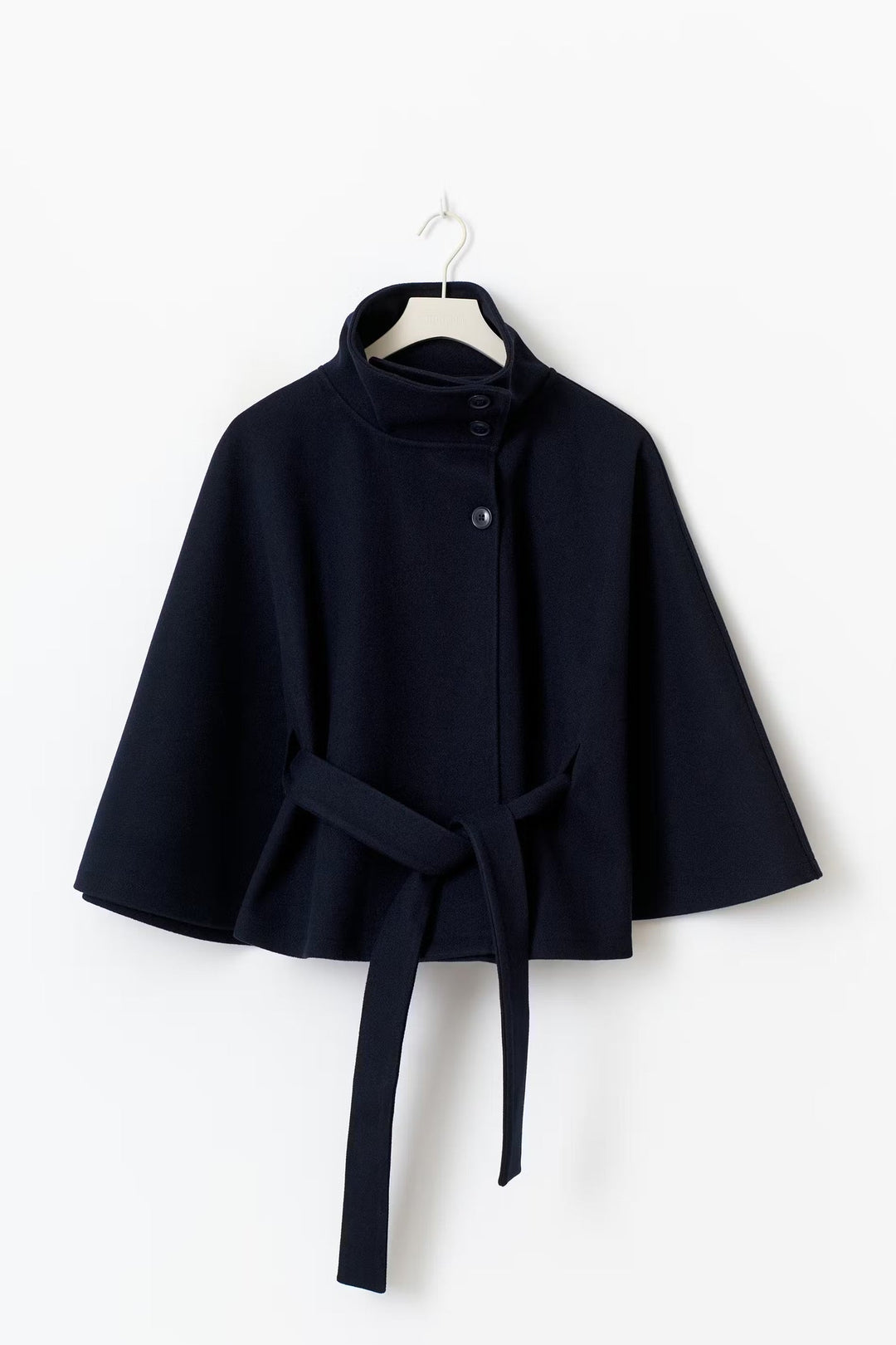 Stilla | Høj Krave Bæltemantel Elegant Minimalistisk Ydertøj