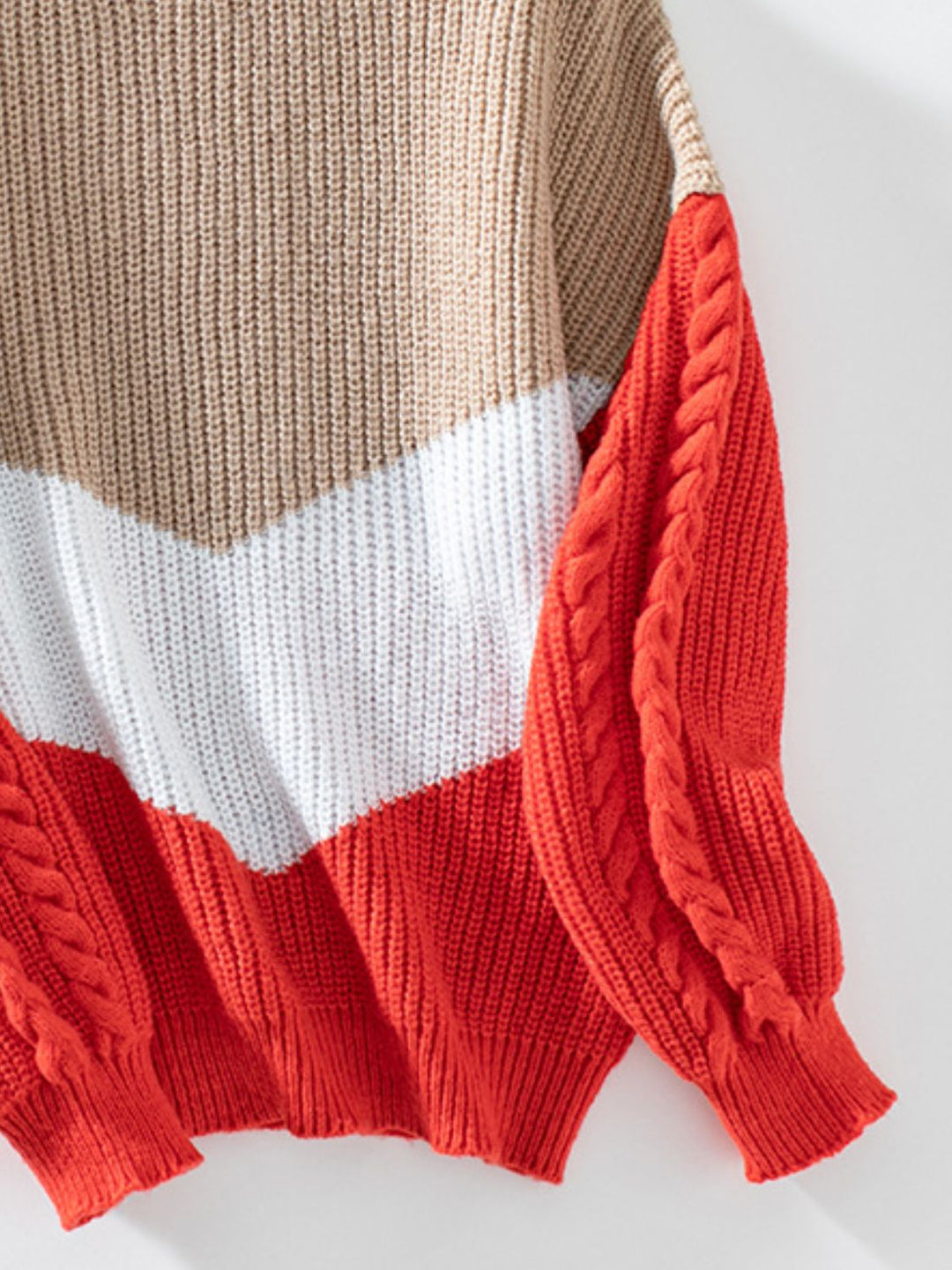 Stilla | Pullover med kontrasterende lange ærmer og rund halsudskæring