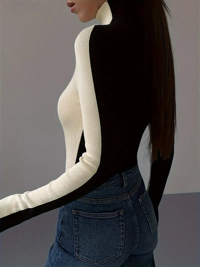 Stilla | Elegant Rullekrave Sweater Med Farveblok Design