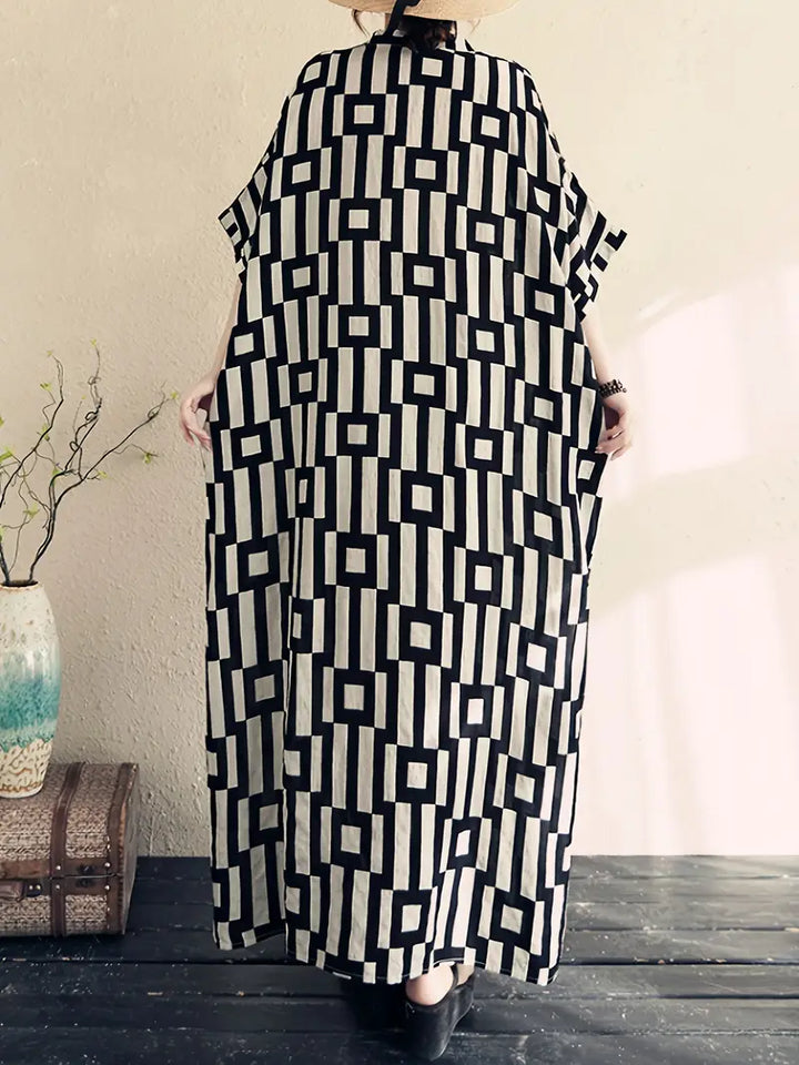 Stilla | Boho Chic Geometrisk Kaftan Sort Hvid Maxikjole Med V-Udskæring