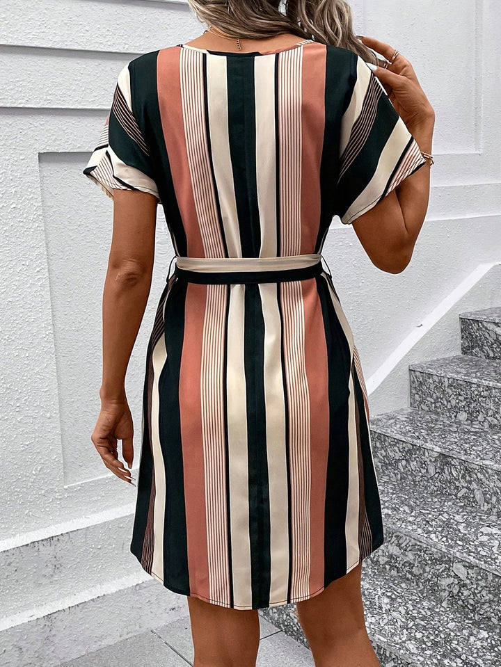 Stilla | Elegante Kjole Striber V-Hals Med Korte Ærmer Sommer A-Line