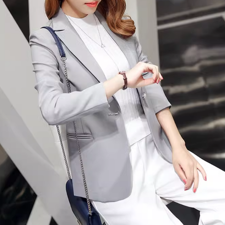 Stilla | Elegant Dame Blazer Med Knaplukning Ned Til Anklen
