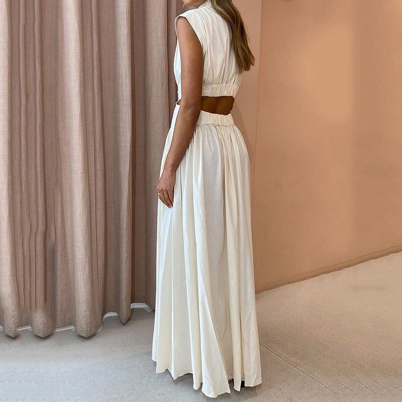 Stilla | Elegant, Langt, Ærmeløst Aftenkjole i Ensfarvet Udførelse Med Modetrend Høj Halslinje