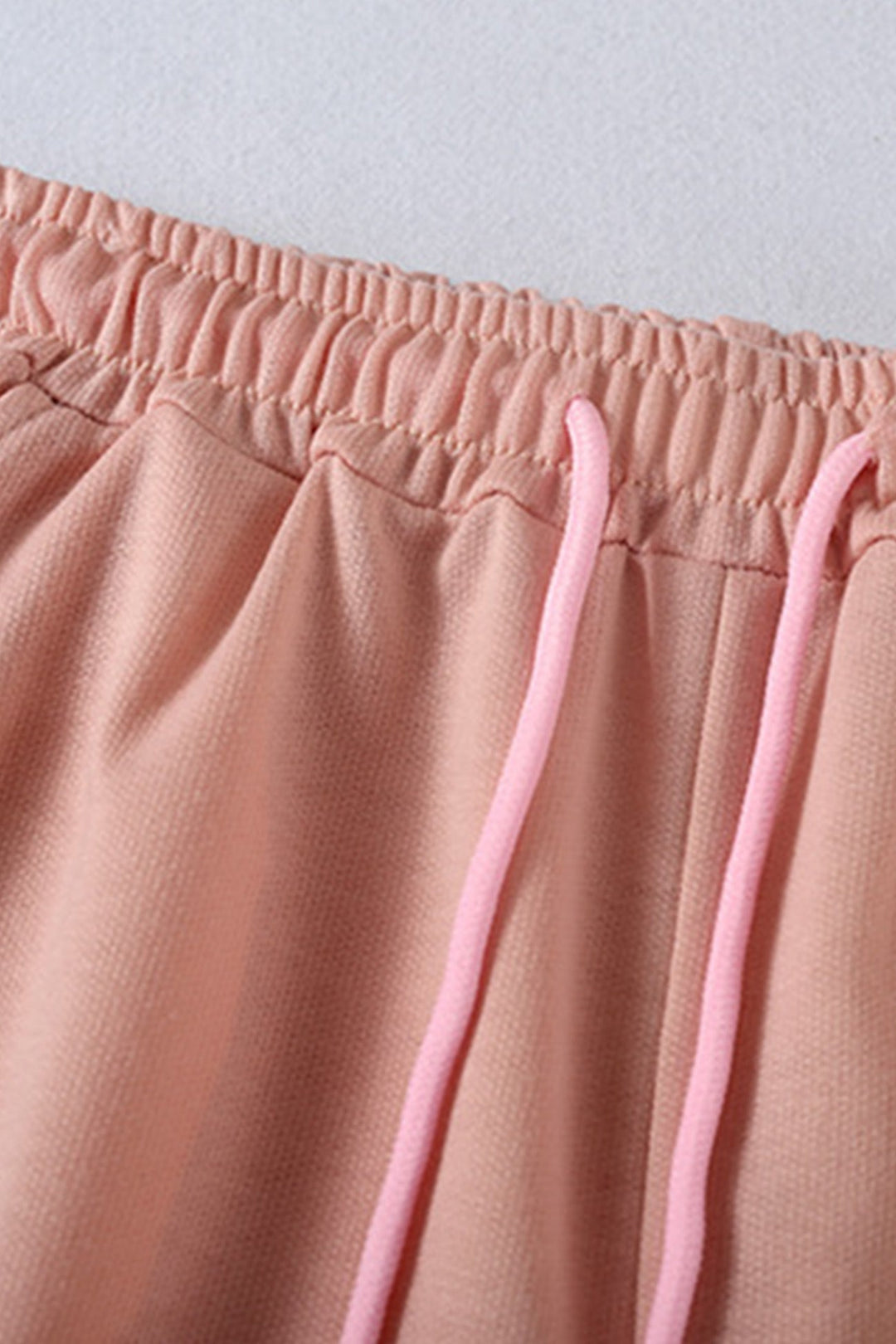 Stilla | Sæt af rundhals svedjakke og shorts