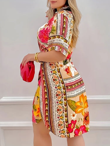 Stilla | Glad Mini Kjole Med Blomstermotiv Korte Ærmer, Elegant Bodycon Snit, Åndbar Polyester, Afslappet Snit