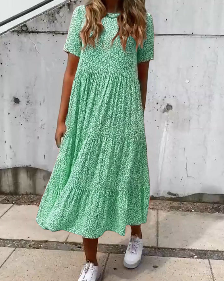 Stilla | Kortærmet kjole med blomsterprint