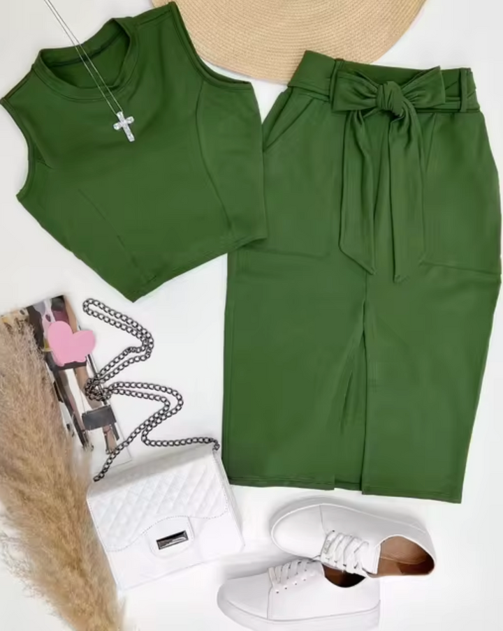Stilla | Crop Top og Figurformet Nederdel i To Dele