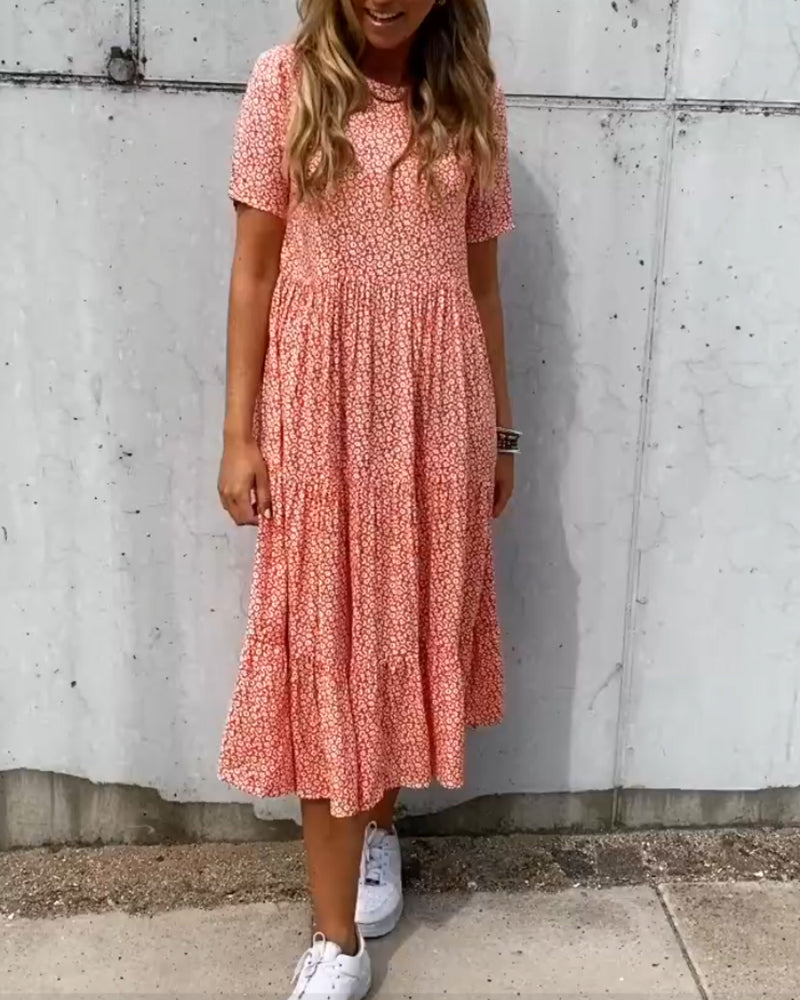 Stilla | Kortærmet kjole med blomsterprint
