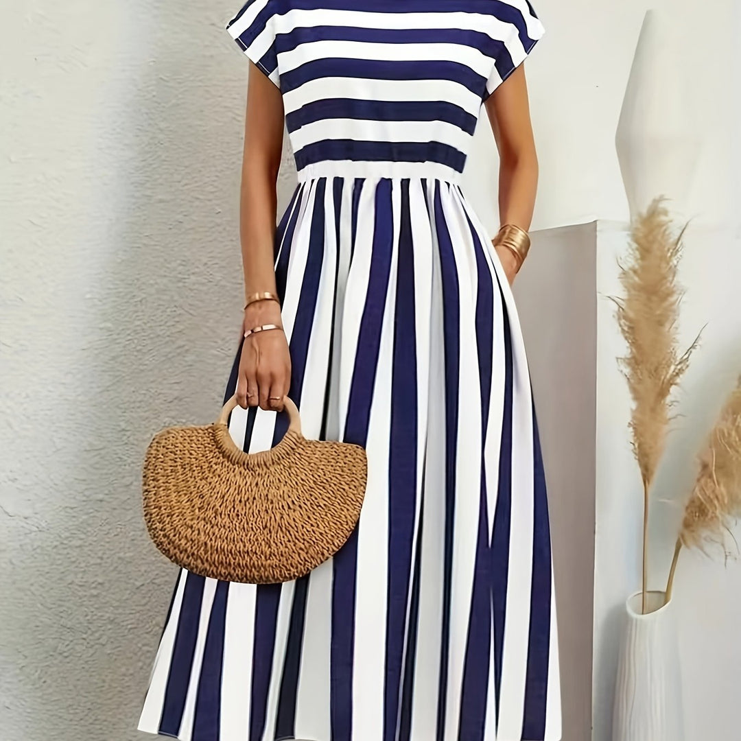 Stilla | A-Line Kjole Striber Navy Blue & Hvid Korte Ærmer Høj Talje