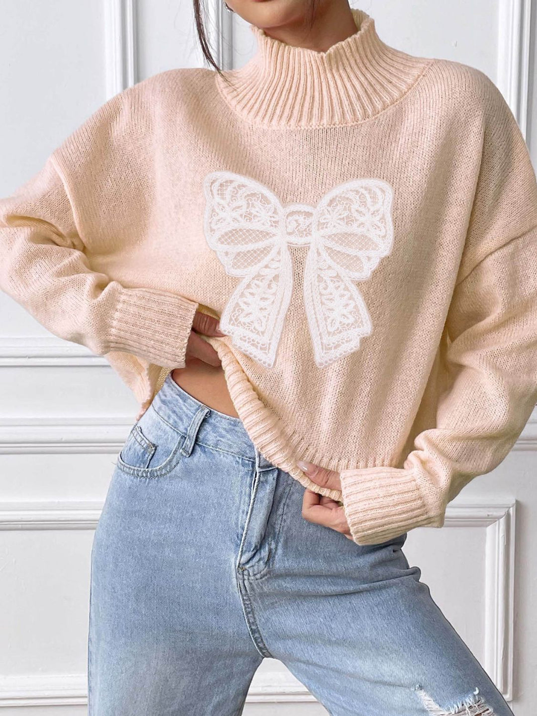Stilla | Rullekrave sweater med sløjfe og lange ærmer