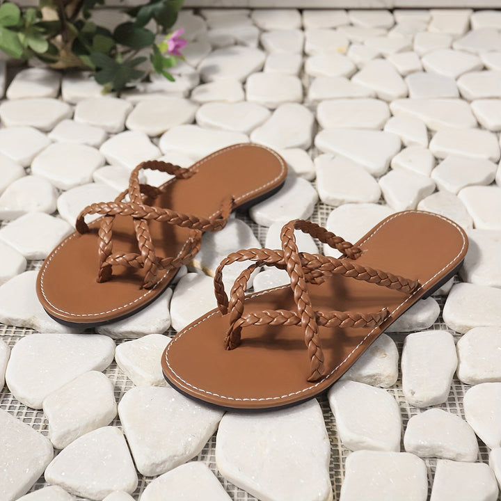 Stilla | Stilfulde Flade Sandaler Til Kvinder Plus Size Med Guld Flet.
