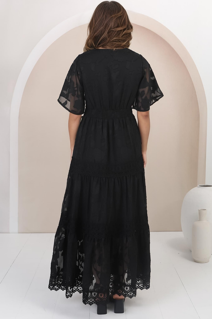 Stilla | Elegant Sort Maxikjole
