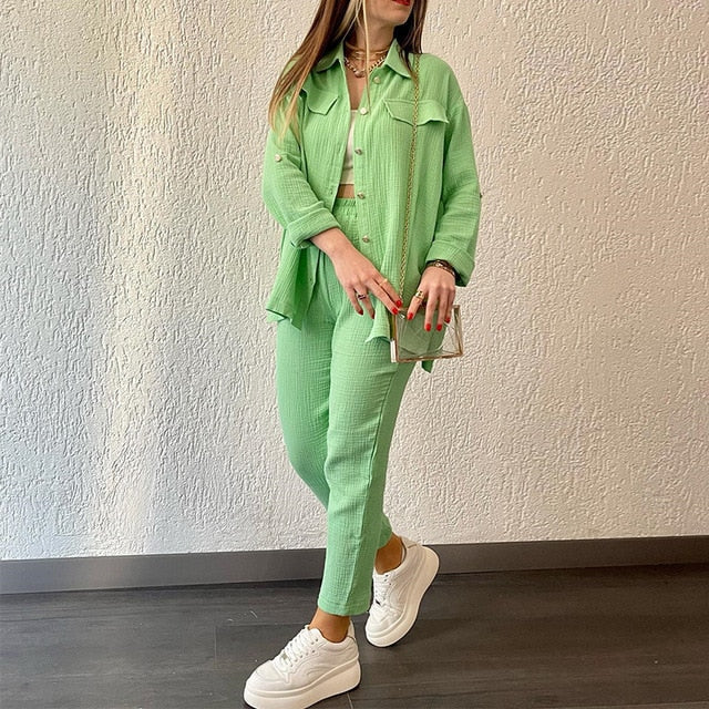 Stilla | Slim Fit og Elegante to Delt Sæt Bluse og Bukser