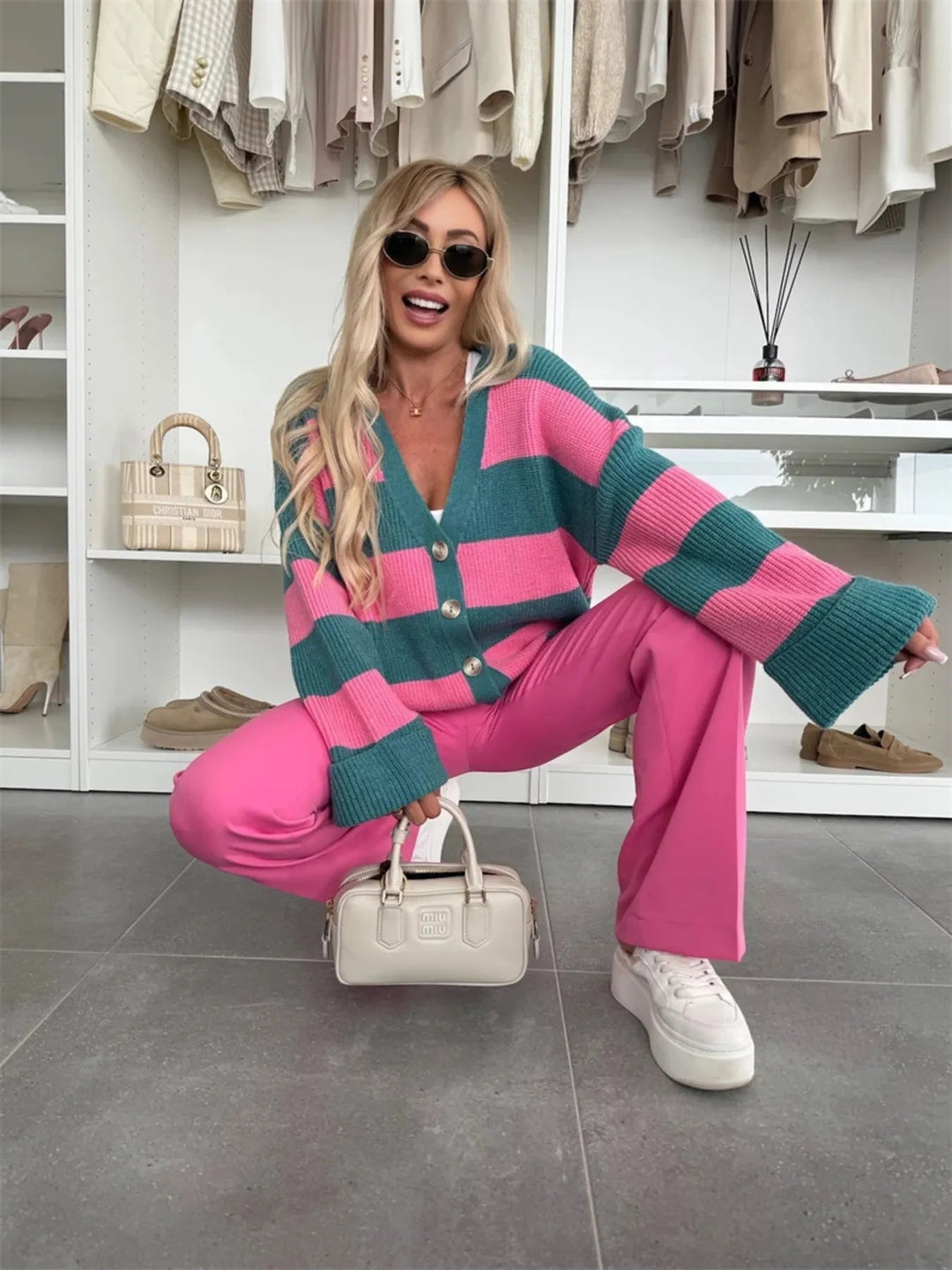 Stilla | Cozy, Casual Stripet Cardigan med V-Udskæring