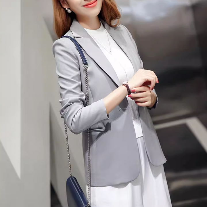Stilla | Elegant Dame Blazer Med Knaplukning Ned Til Anklen