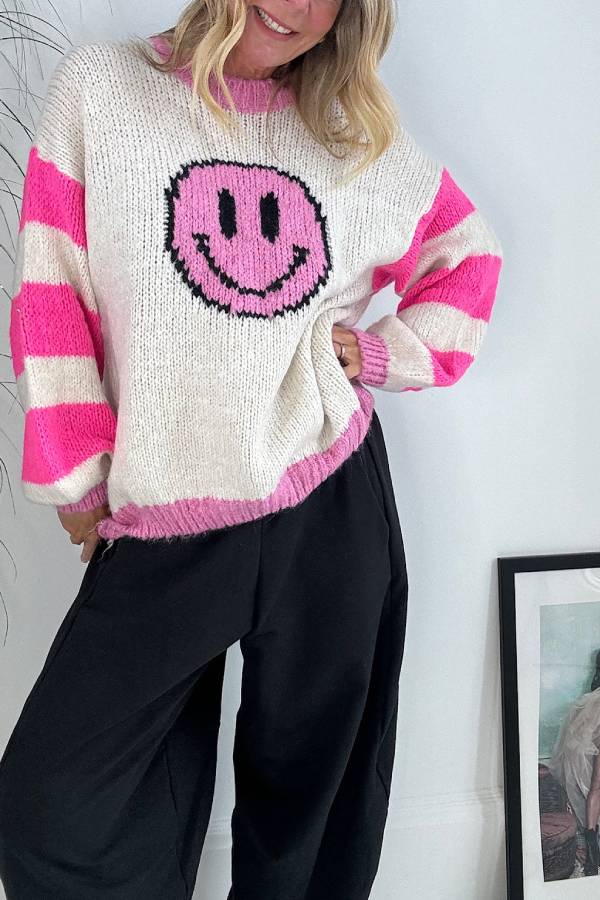 Stilla | Positivitet Og Varme Løs Pullover Fra Happy Face Strik I Kontrastfarve