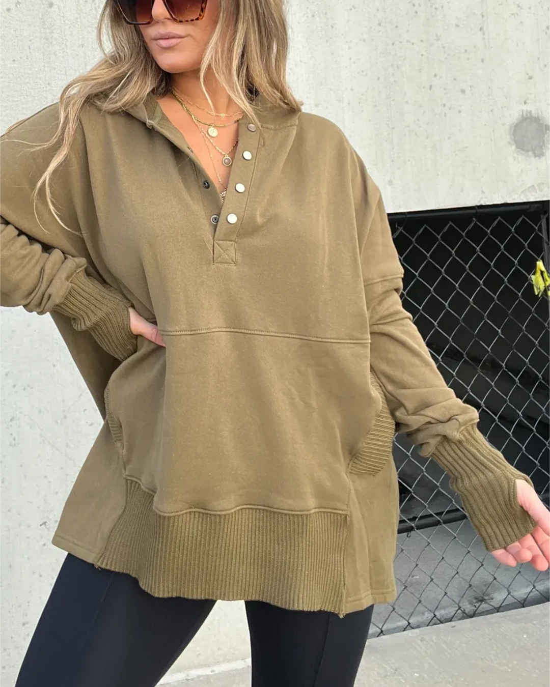Stilla | V-udskæring Hoodie Damer